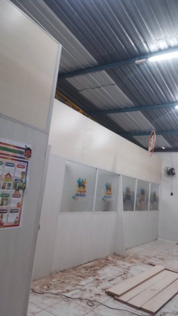 Instalação de divisórias na igreja Maratá